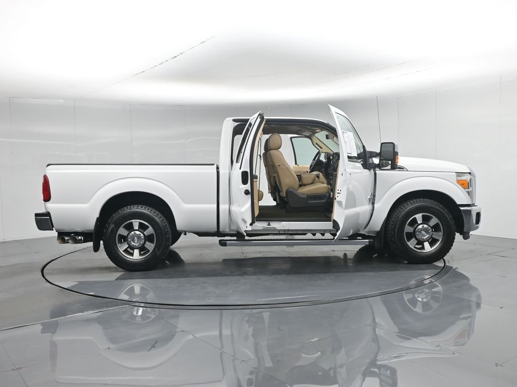 Used 2013 White Ford Lariat image 4