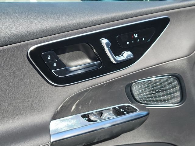 Used 2026 Black Mercedes-Benz GLC 300 image 16