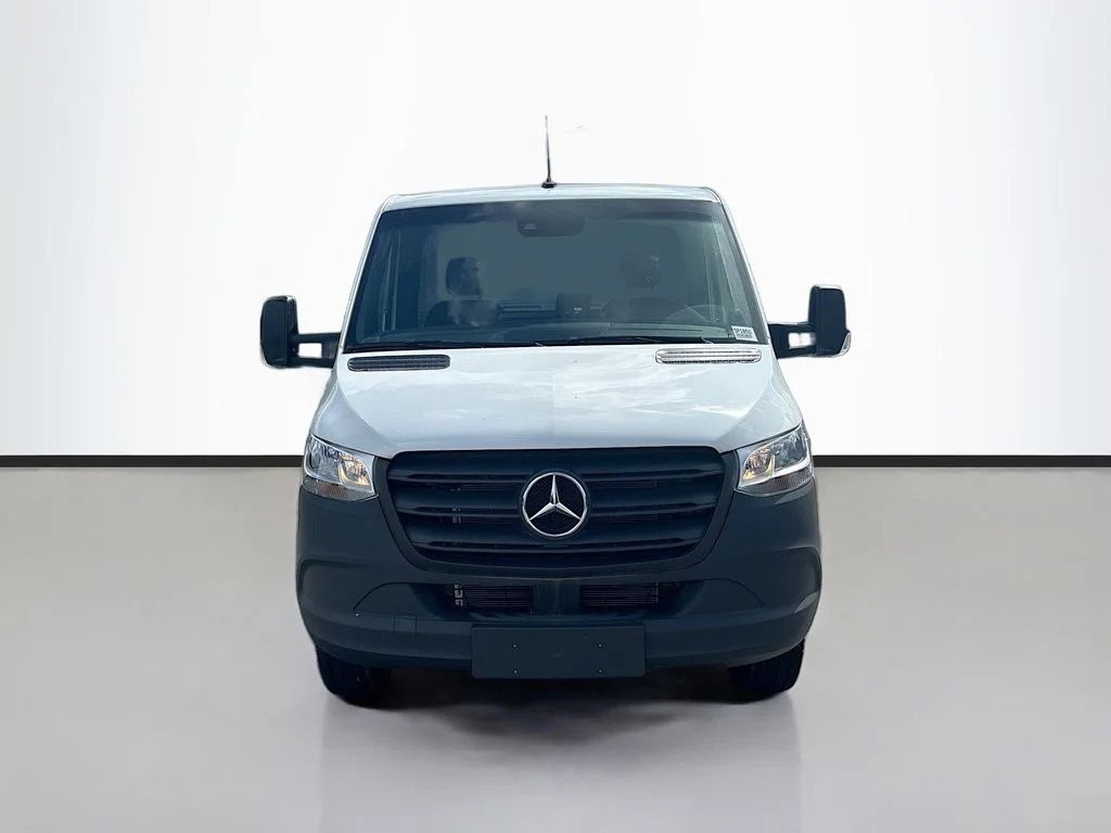 Used 2024  Mercedes-Benz Cab Chassis 144 WB image 8