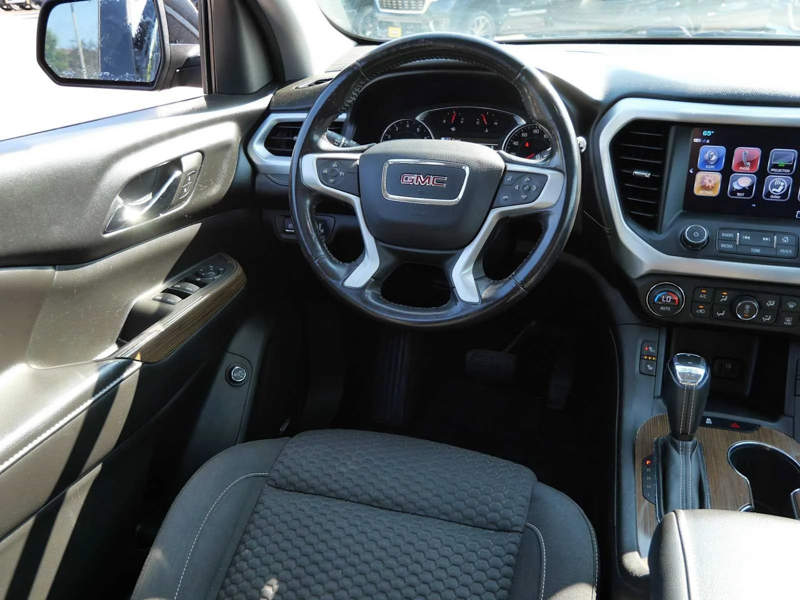 Used 2018 Ebony Twilight Metallic GMC SLE image 9