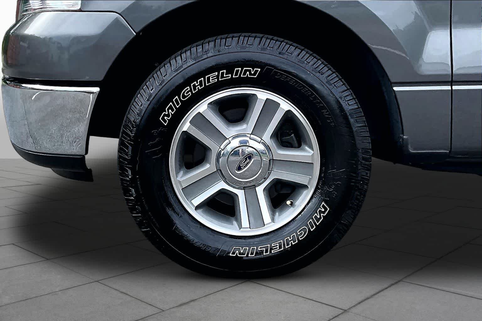 Used 2008 Dark Shadow Gray Clearcoat Metallic Ford XLT image 10