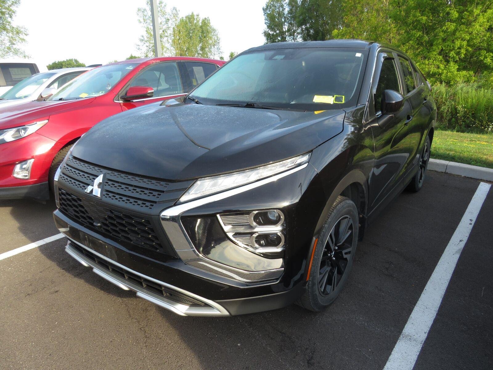 Used 2023 Labrador Black Pearl Mitsubishi SE image 5
