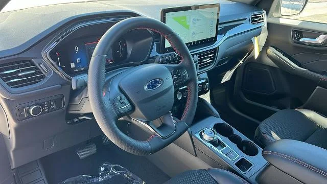 New 2025 Star White Metallic Tri-coat Ford ST-Line image 29