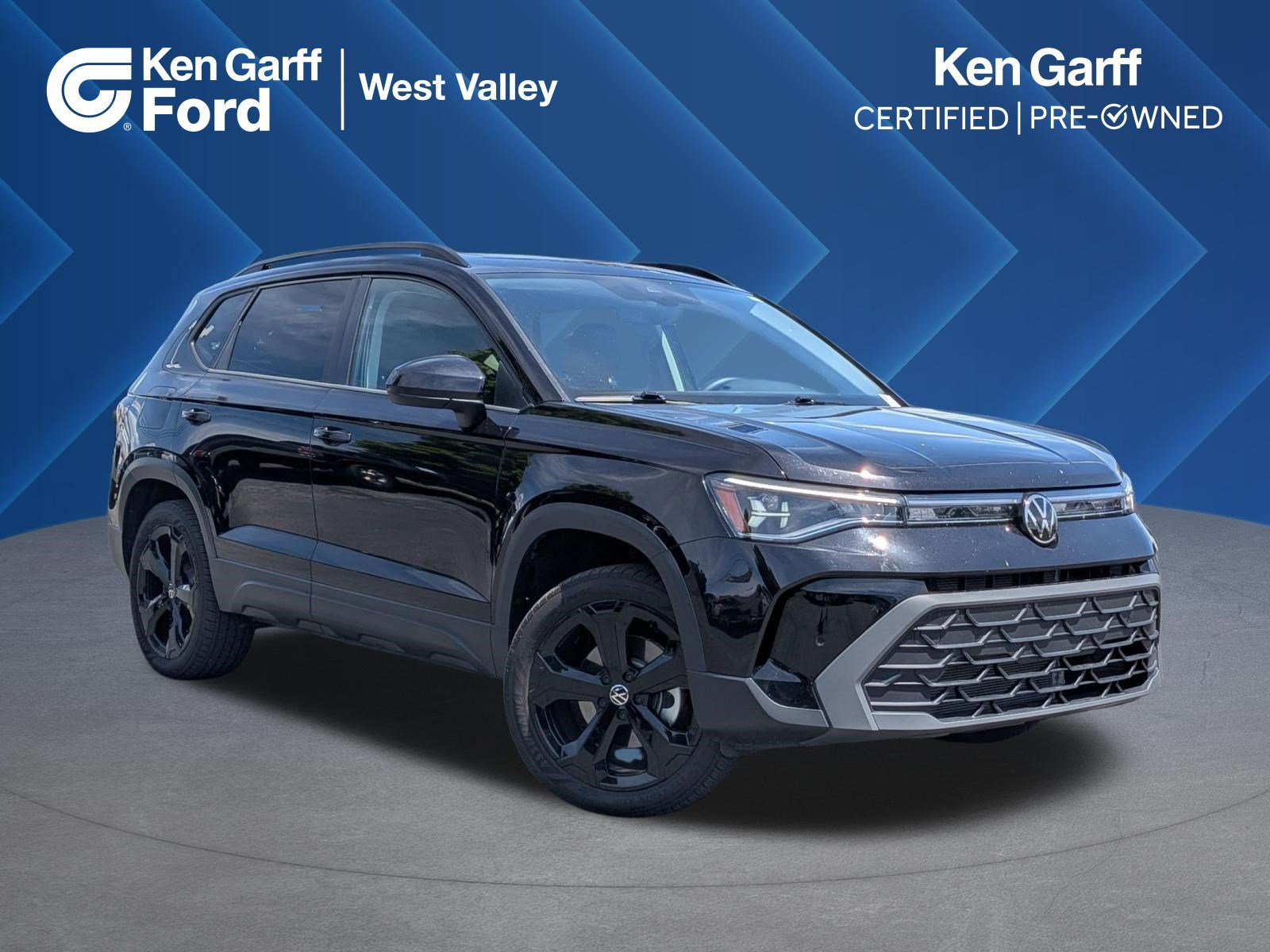 2025 Volkswagen Taos 1.5T SE Black 4Motion's photo