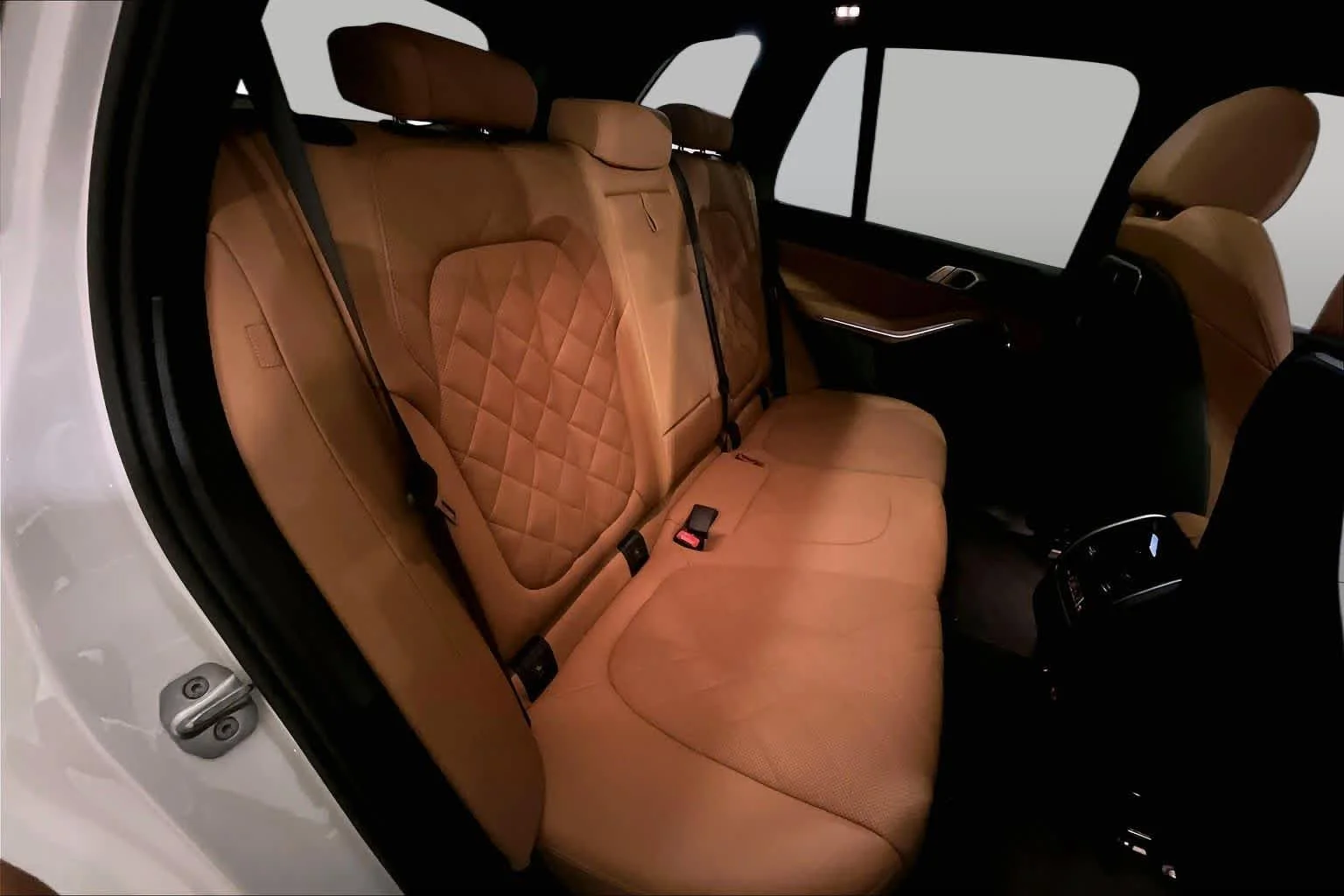 Certified Used 2024 Alpine White BMW xDrive40i image 19