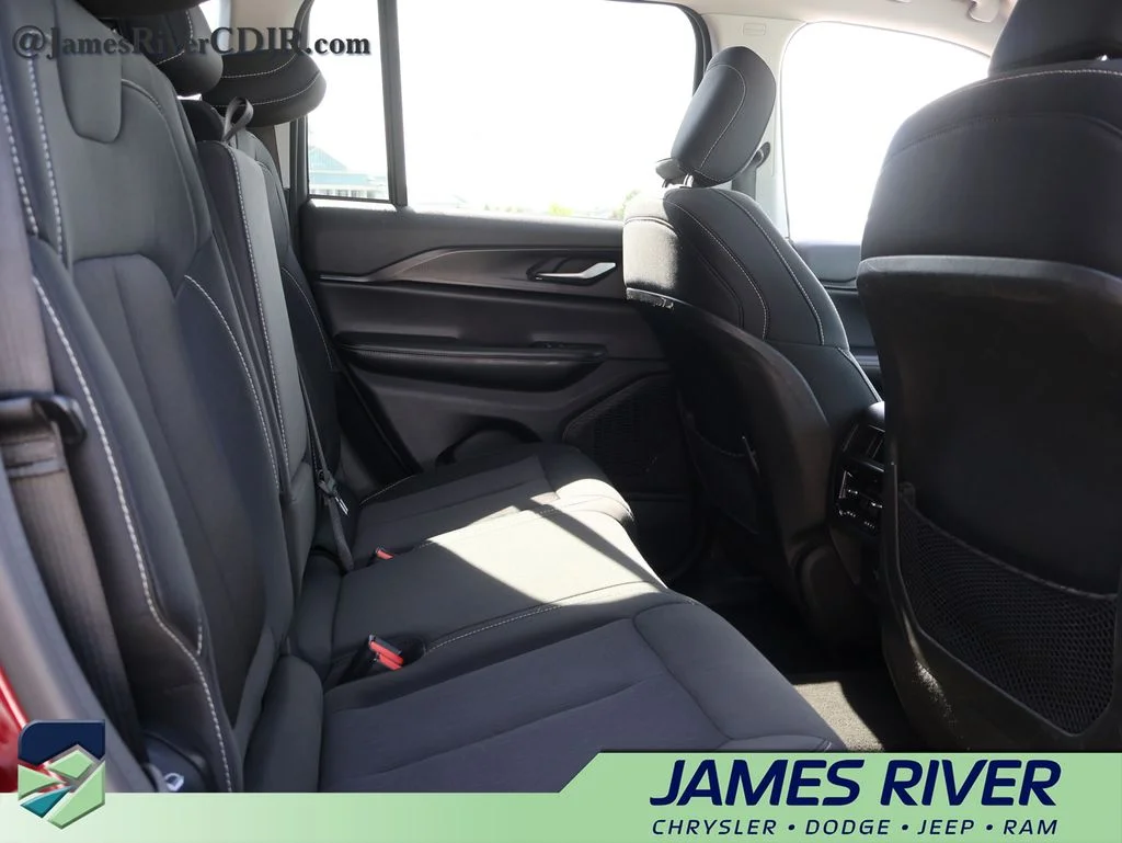 Used 2024 Red Jeep Laredo image 12