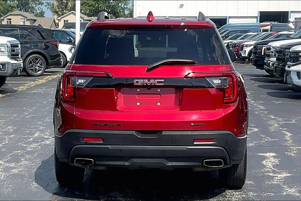 Used 2023 Volcanic Red GMC SLE image 3