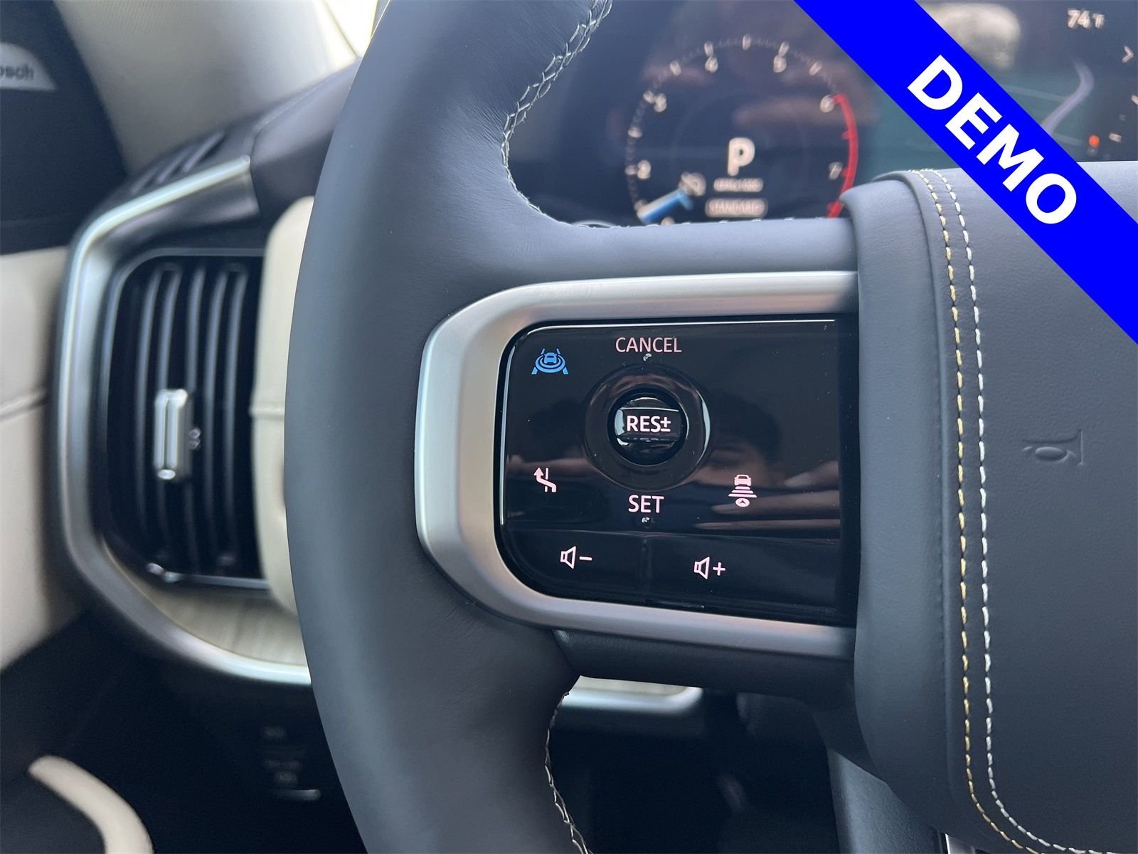 2025 Nissan Armada Platinum Reserve - Photo 13