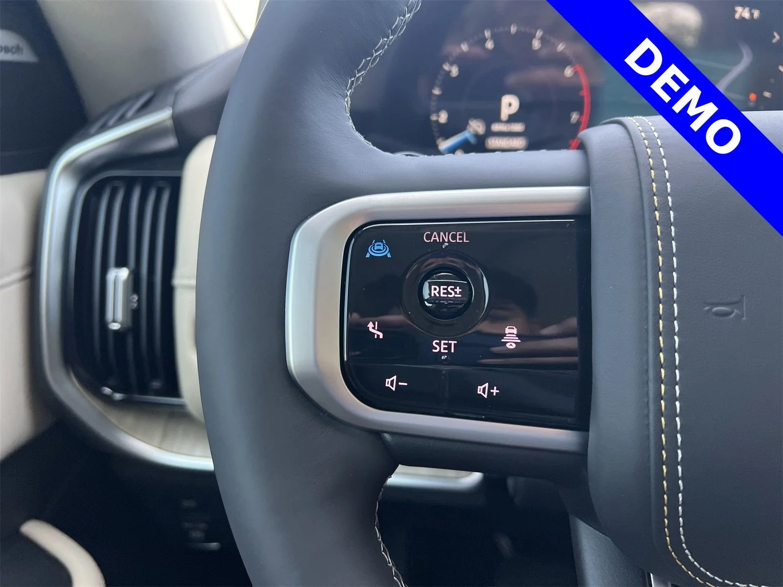 2025 Nissan Armada Platinum Reserve - Photo 13