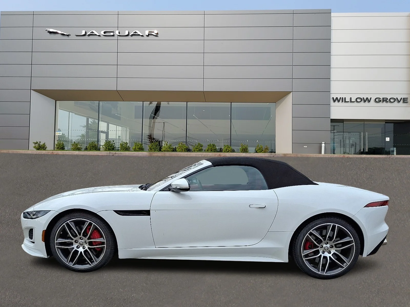 New 2024 Fuji White Jaguar P450 R-Dynamic RWD Automatic image 6