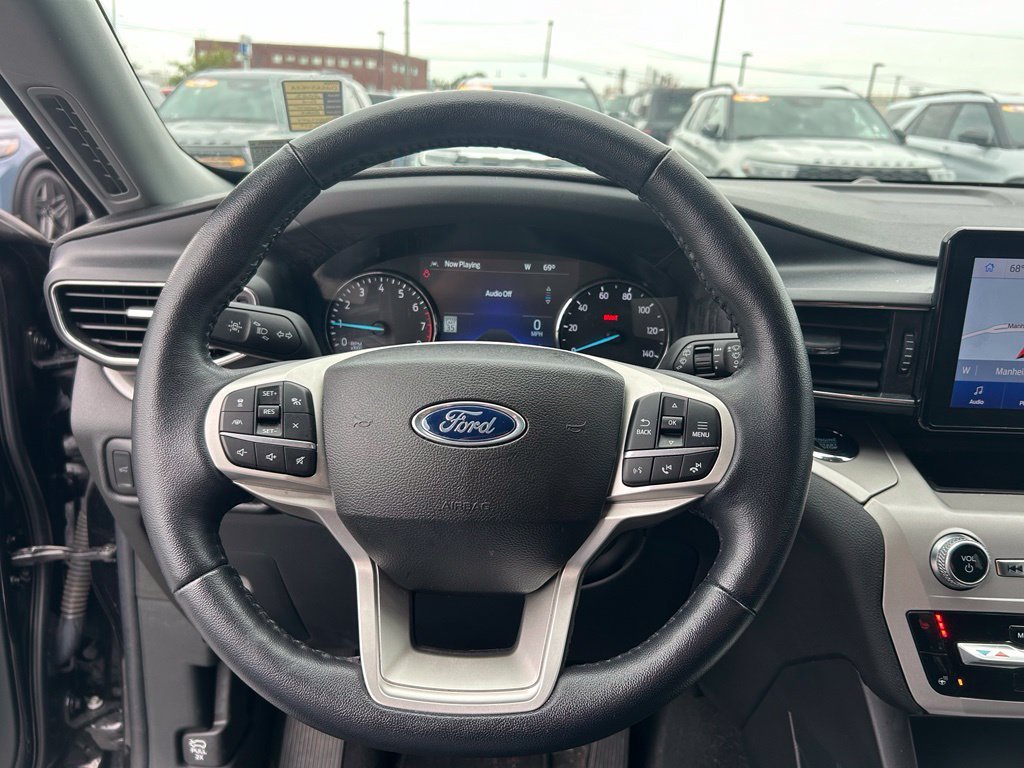Used 2023 Black Ford XLT image 11