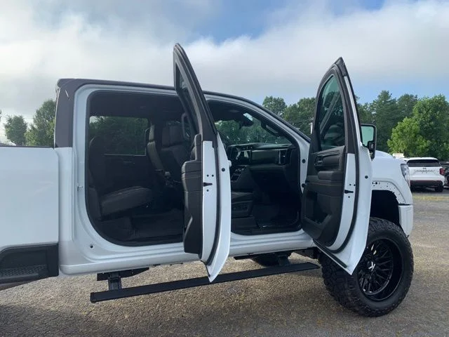 Used 2026 White GMC AT4 image 12