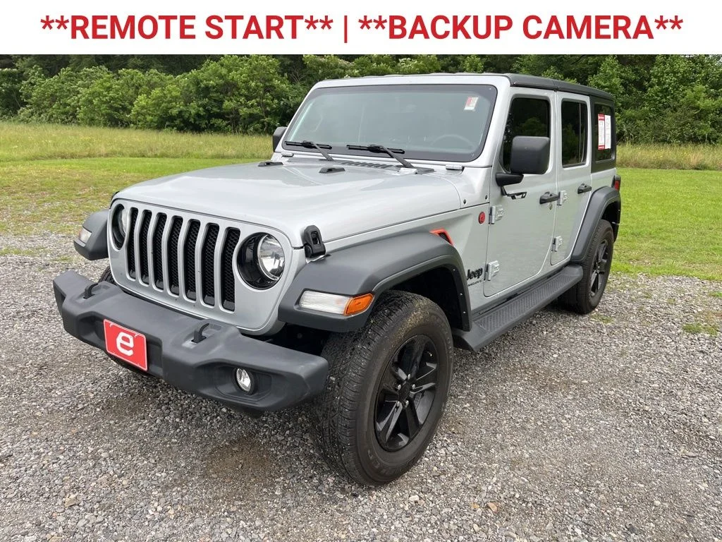 Used 2023 Silver Jeep Altitude image 3