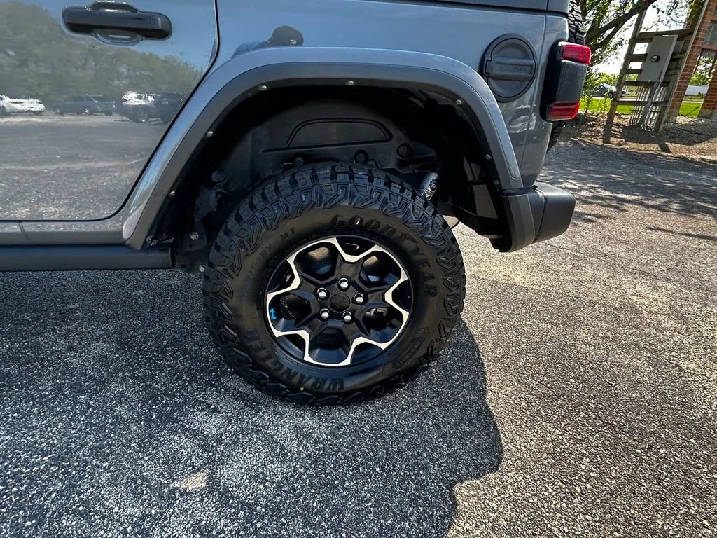 Used 2023 Gray Jeep Rubicon 4xe image 39