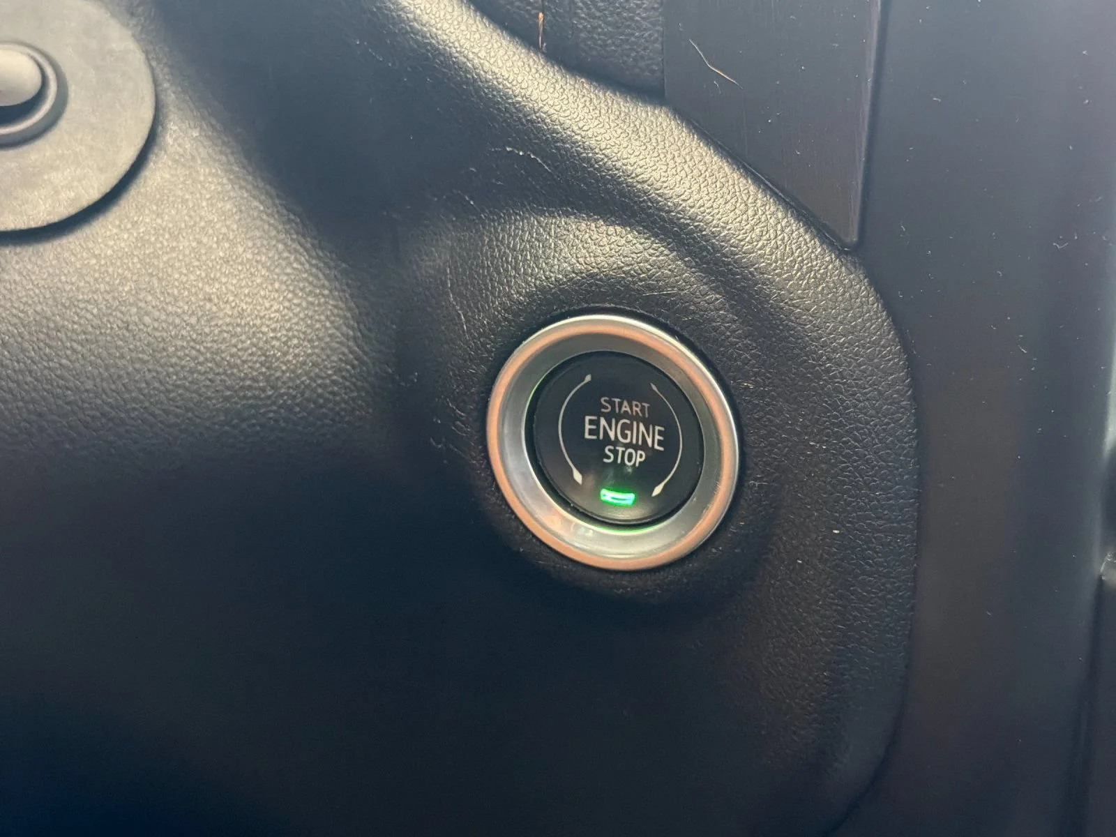 Used 2022 ONYX BLACK GMC AT4 image 24