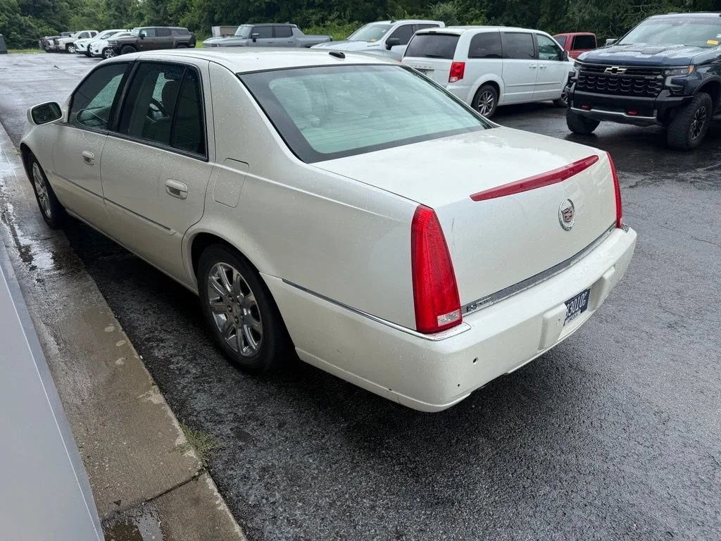 Used 2008 WHITE DIAMOND TRICOAT Cadillac w/1SC image 2