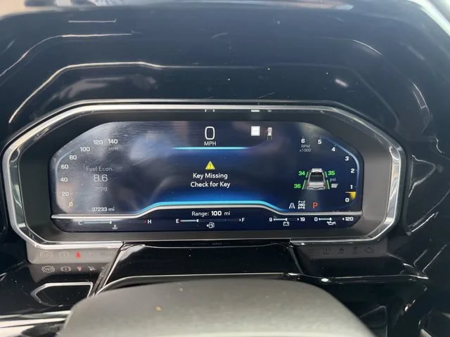 Used 2022 SUMMIT WHITE Chevrolet LT image 29