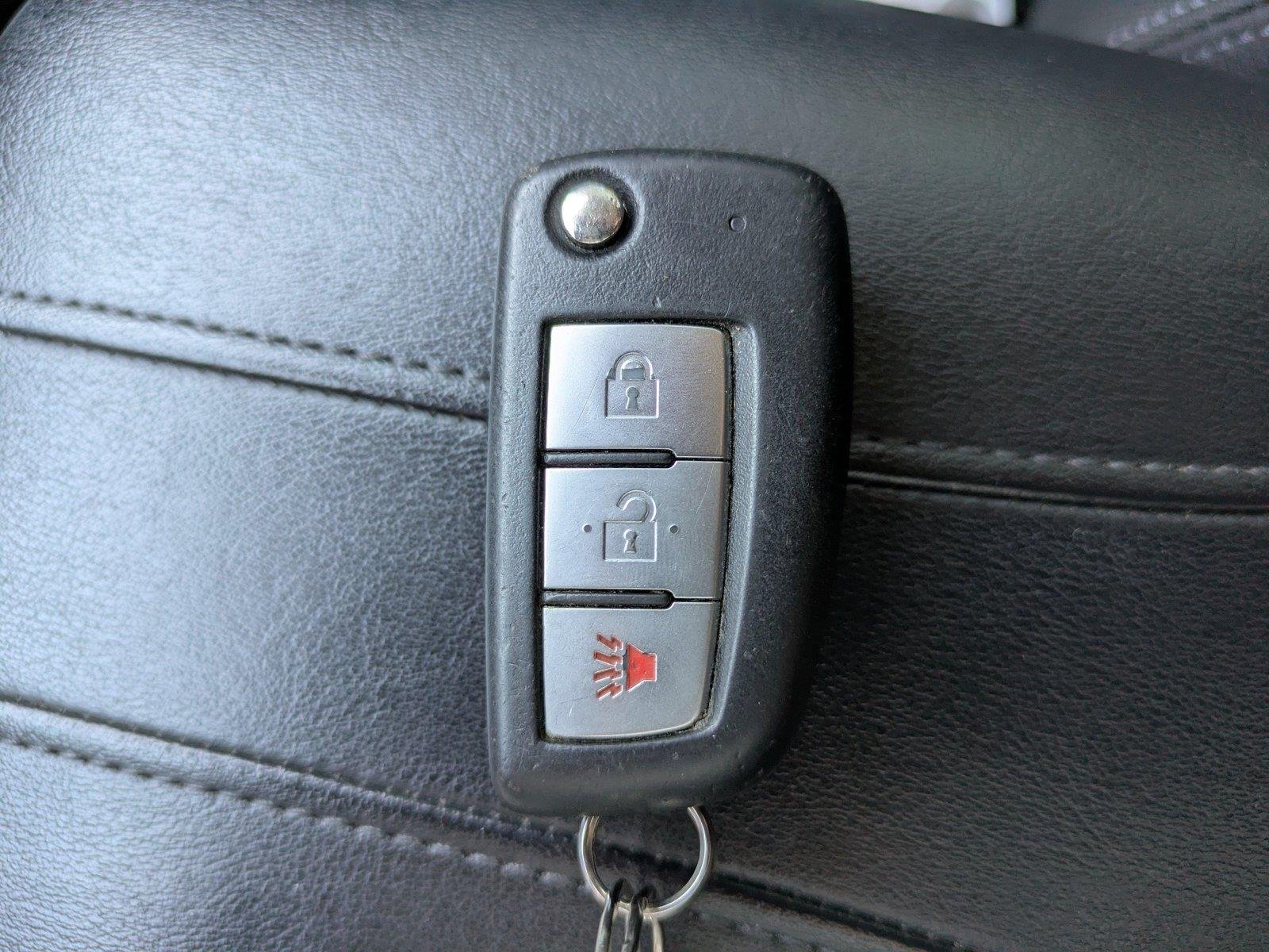 Used 2020 Brilliant Silver Metallic Nissan S image 26