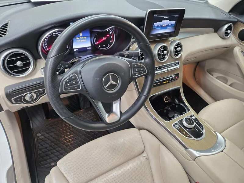 Used 2018 White Mercedes-Benz GLC 300 image 8