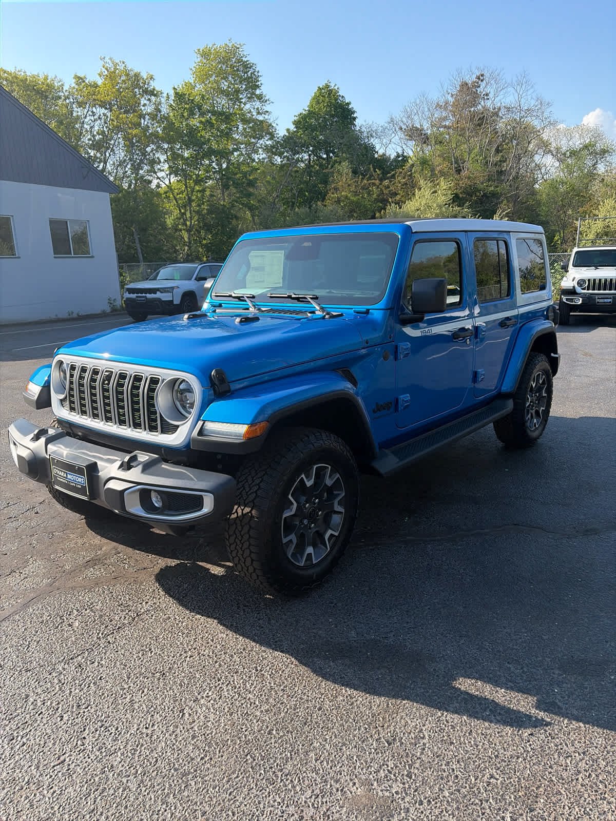 New 2026 Hydro Blue Pearl-Coat Exterior Paint Jeep Sahara image 4