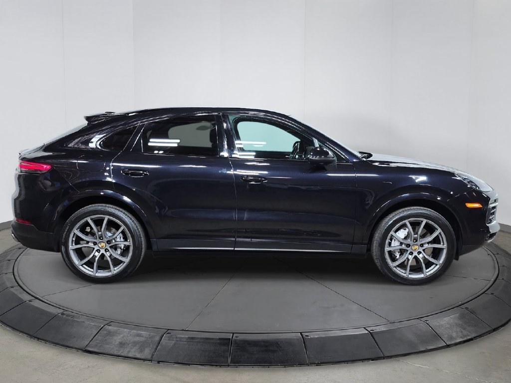 Used 2021  Porsche  image 8