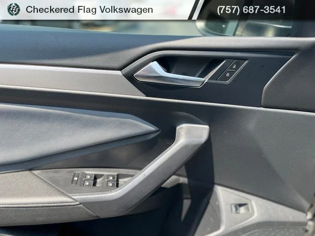 Used 2025 Platinum Gray Metallic Volkswagen 1.5T SE image 13