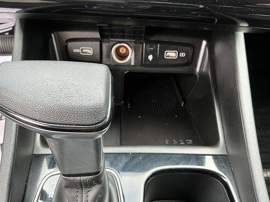 Used 2024 Phantom Black Hyundai SEL image 19