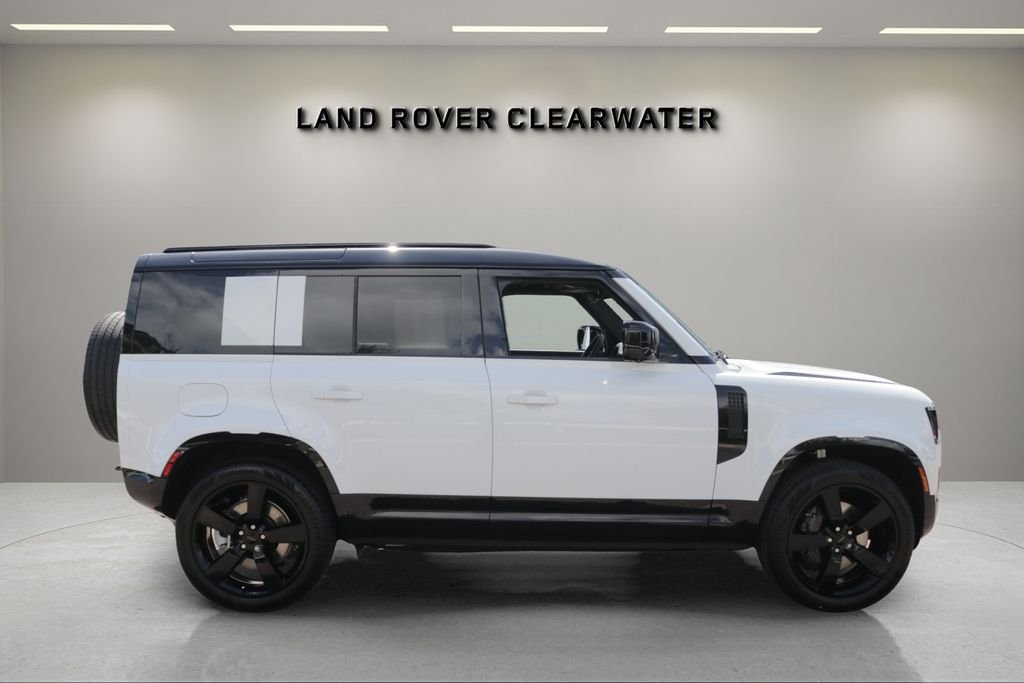 New 2026 Fuji White LAND ROVER X-Dynamic SE image 6