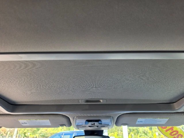 Used 2018 Beige Toyota XLE image 30