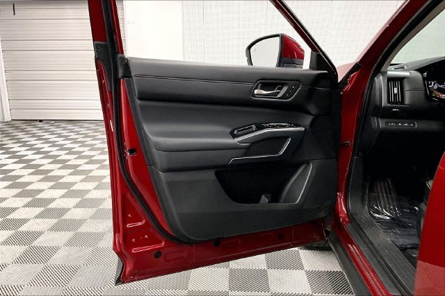 Used 2024 Scarlet Ember Nissan SL image 21