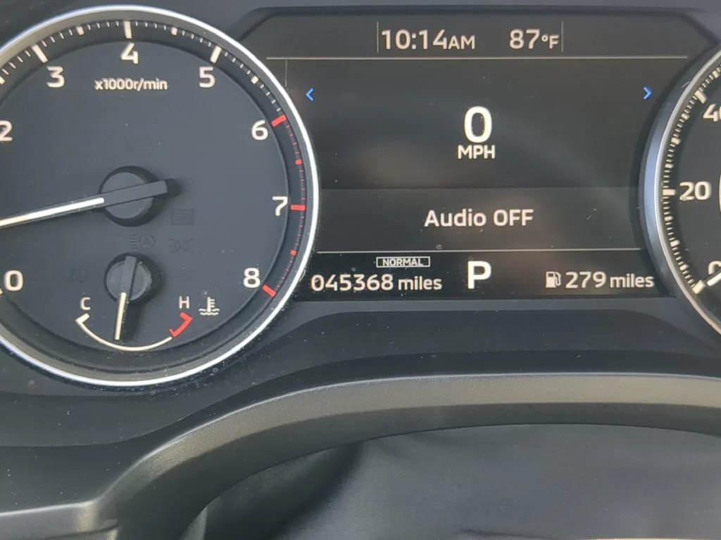 Used 2024 Silver Mitsubishi ES image 31