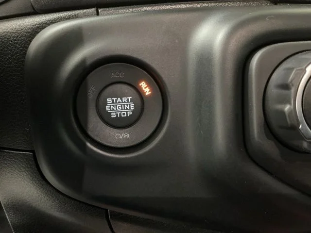 Used 2023 Silver Jeep Mojave image 23