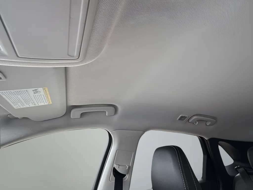 Used 2022  Ford Titanium image 14