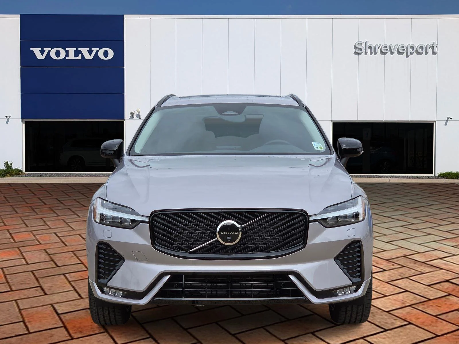Certified Used 2026 Aurora Silver Volvo Plus image 2