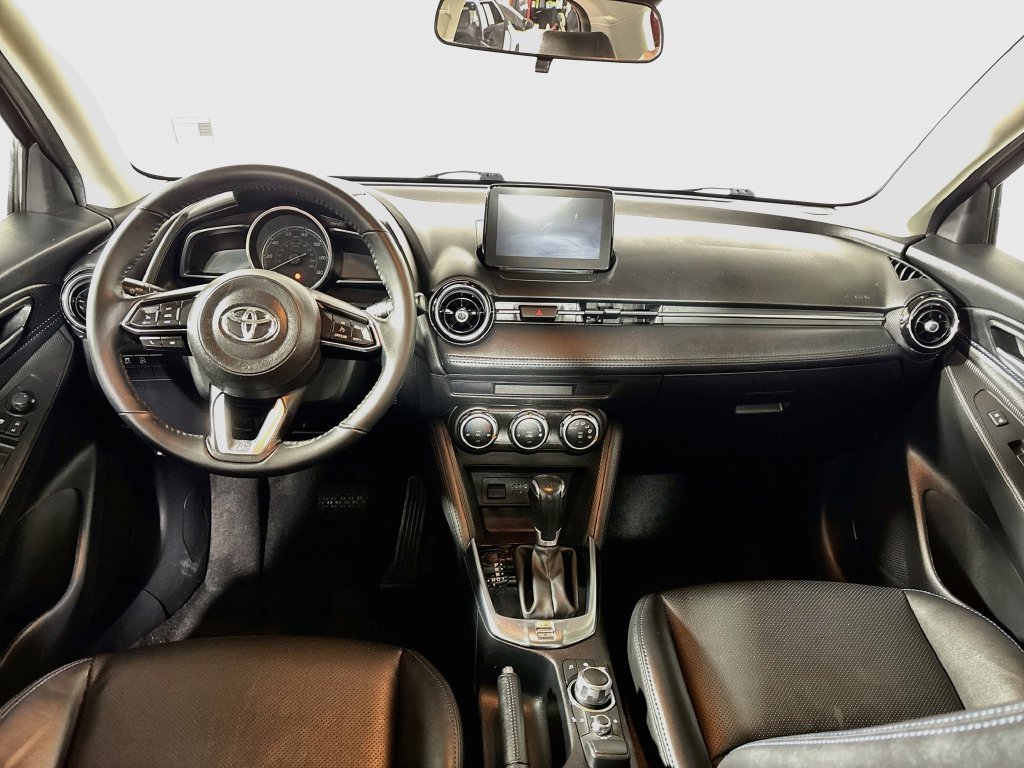 Used 2020 Red Toyota XLE image 12