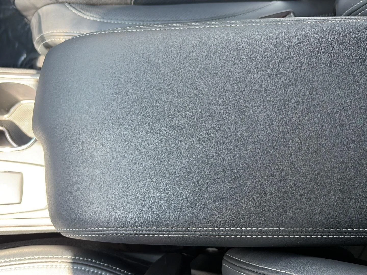 Used 2019 Crystal White Pearl Subaru Limited image 15