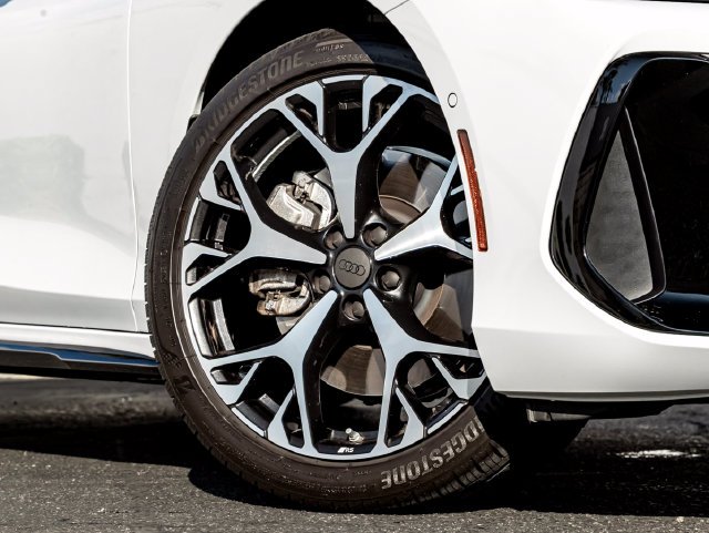 Used 2026 Glacier White Audi Premium Plus image 6