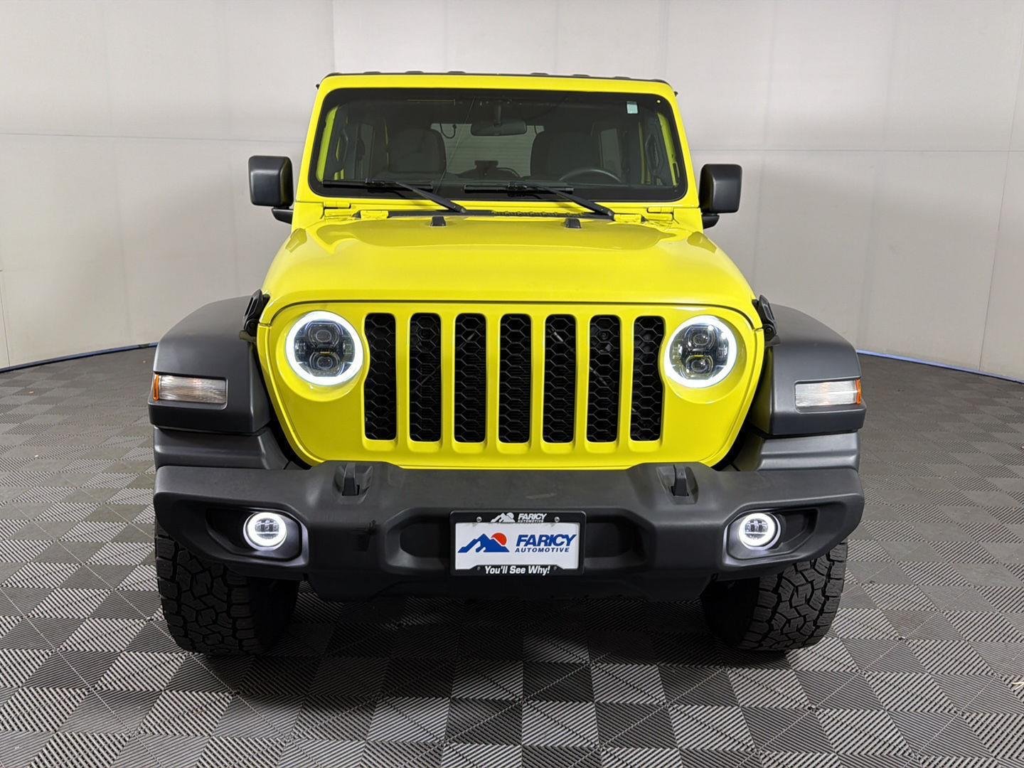 Used 2024 High Velocity Clearcoat Jeep Sport image 6