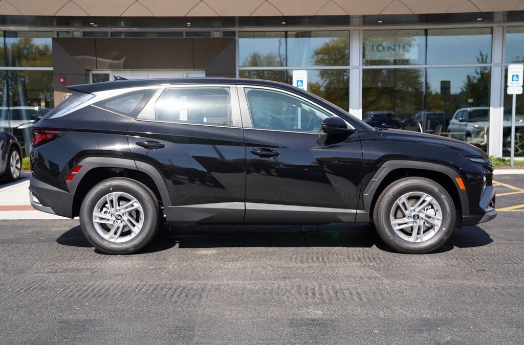 New 2026 Phantom Black Hyundai SE image 26