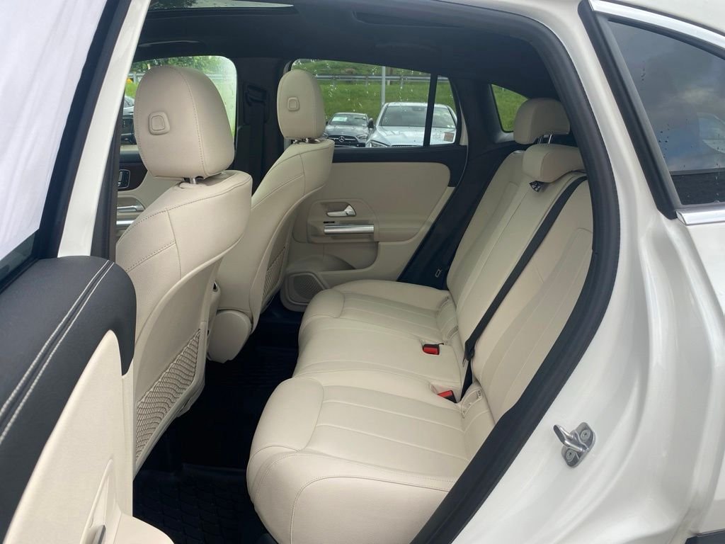 Used 2026 White Mercedes-Benz GLA 250 image 17
