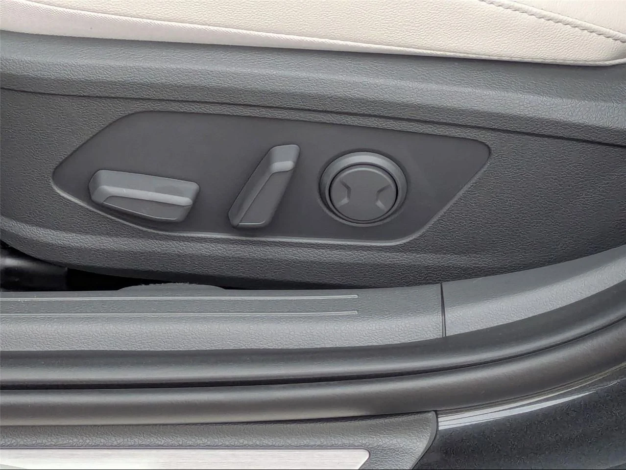 2025 Hyundai Sonata Hybrid Limited - Photo 13