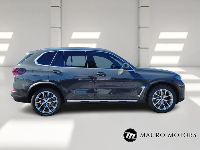 New 2026 Gray BMW xDrive40i image 2