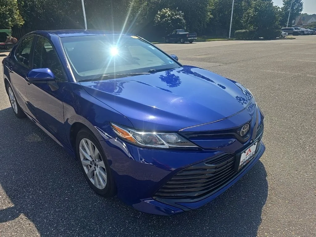 Used 2018 Blue Toyota LE image 3
