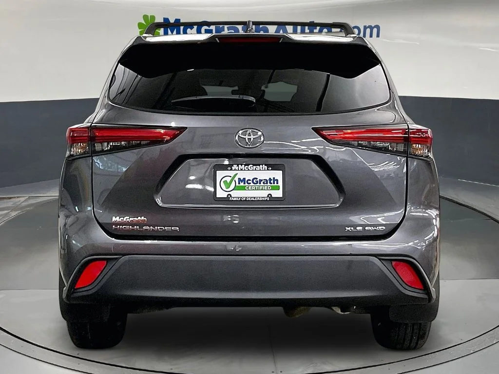 Used 2022 Gray Toyota XLE image 6