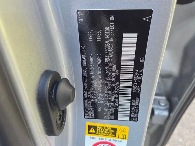 Used 2017 Silver Toyota XLE image 7