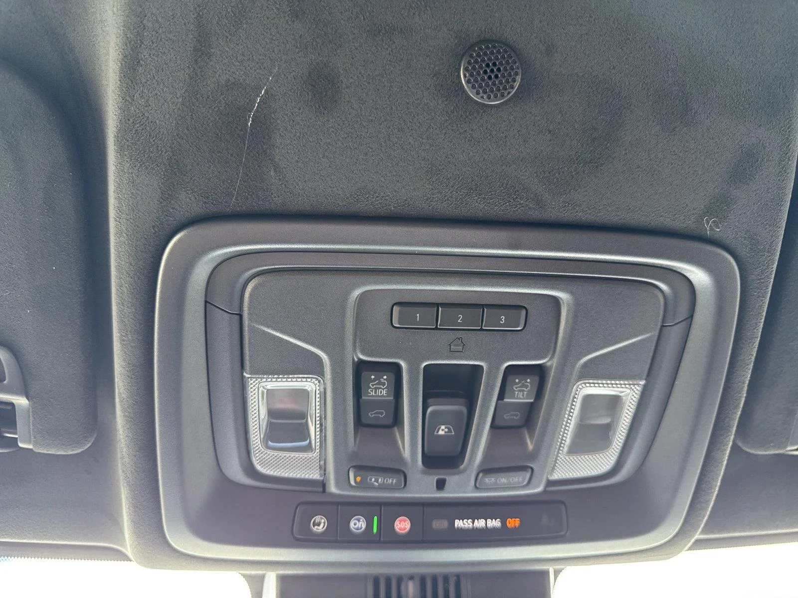 New 2026 Glacier White Tricoat GMC Denali Ultimate image 30