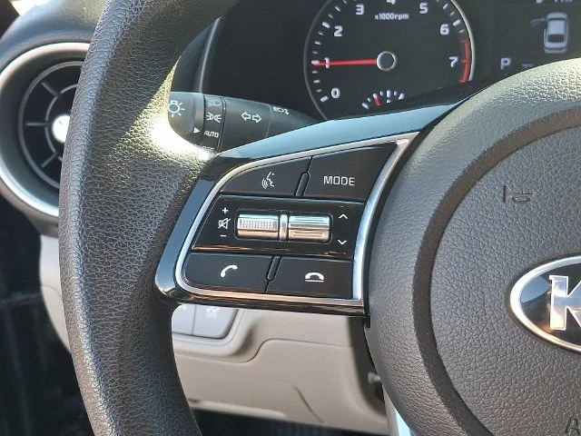 Used 2019 Black Kia LXS image 21