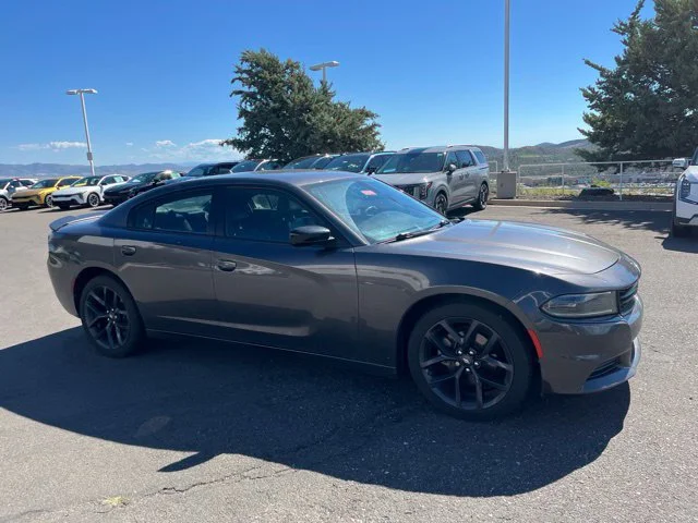 Used 2022 Granite Pearlcoat Dodge SXT image 5