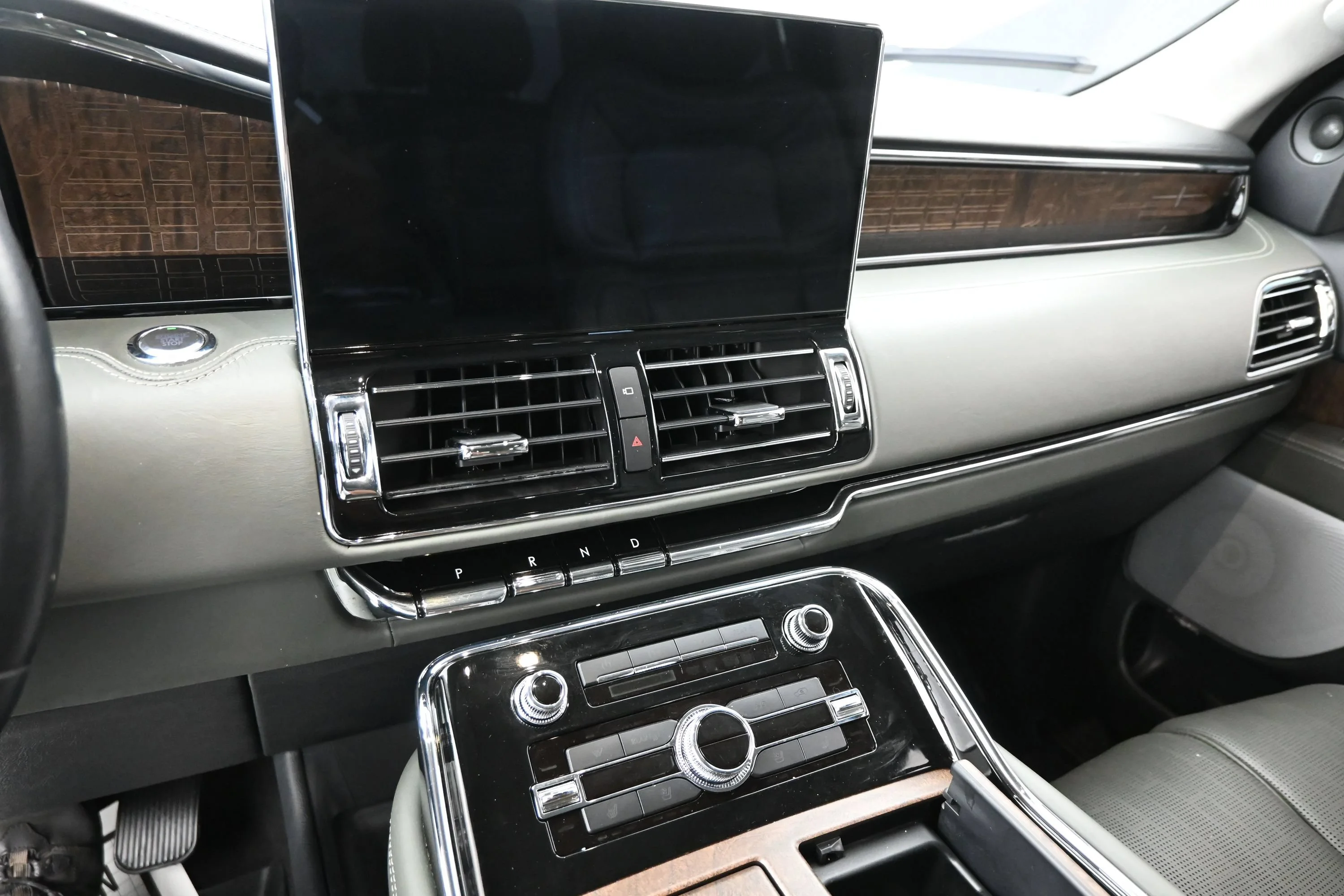 Used 2022  Lincoln Black Label image 21