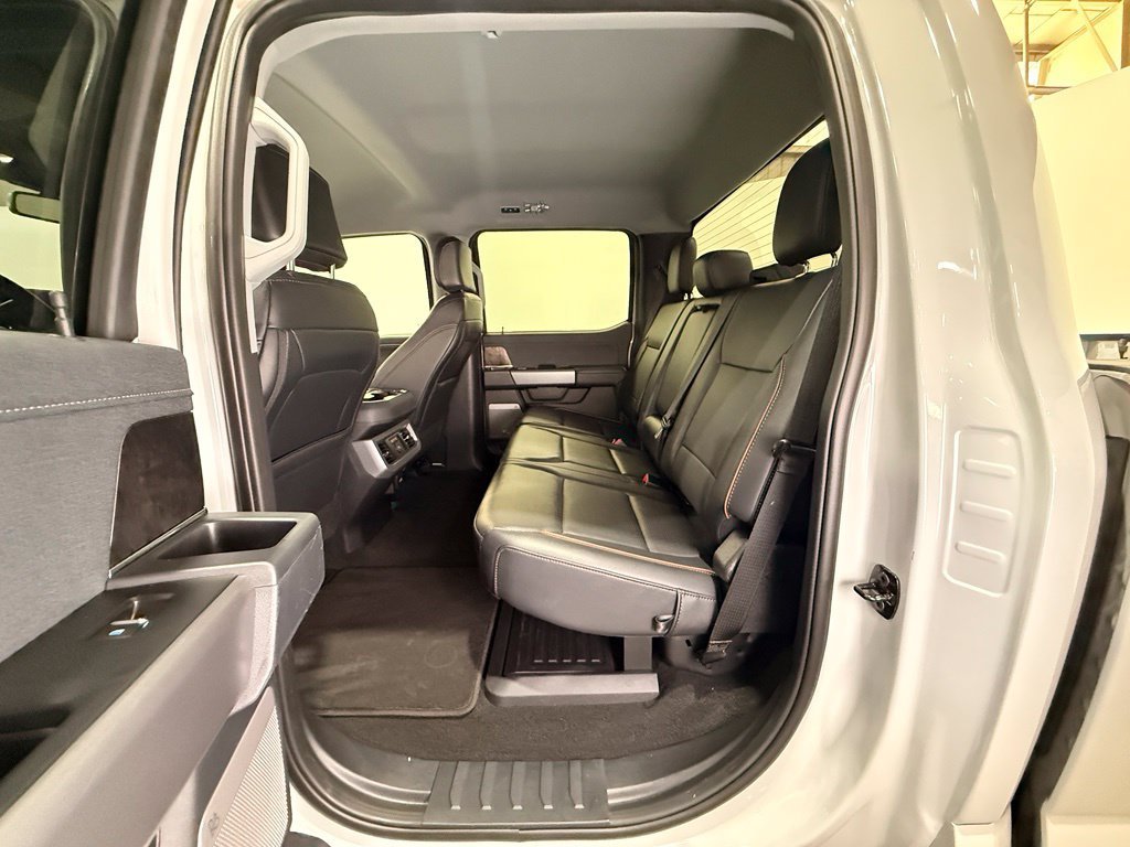 Used 2025 Avalanche Ford Lariat image 16